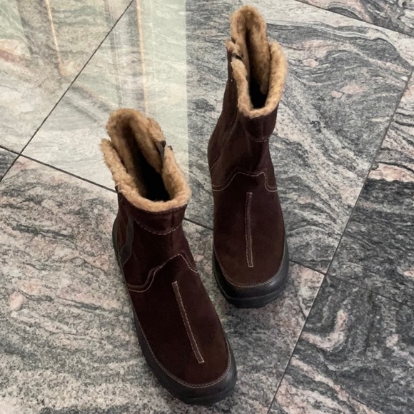 Clarks Boots Winter Leather Suede Women’s Size 9.5 Medium Brown Comfort Warm - Picture 8 of 13